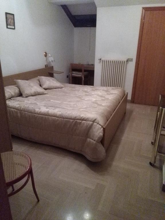 Affittacamere Via Carducci Gubbio Extérieur photo